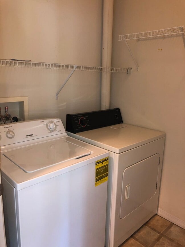 Building Photo - Williams Walk Condominium Rentals, Propert...