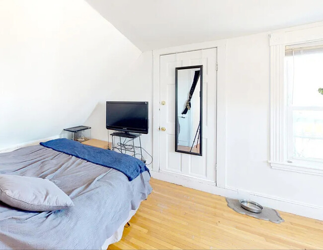 Building Photo - 7 Winthrop Shore Dr