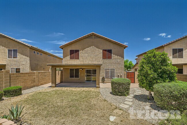 Foto del edificio - 1351 E Stirrup Ln