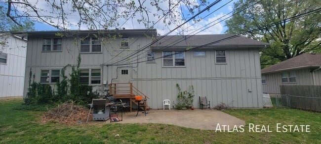 Building Photo - 8424 Travis Ln