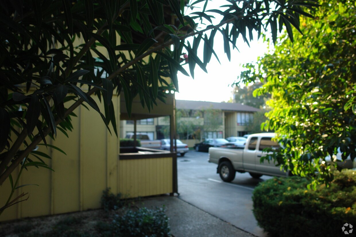 Foto del edificio - 1011 W 4th St