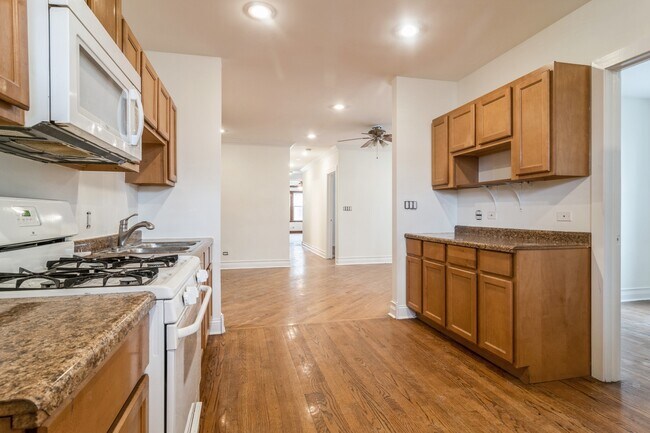 Foto del edificio - 4242 W Wrightwood Ave