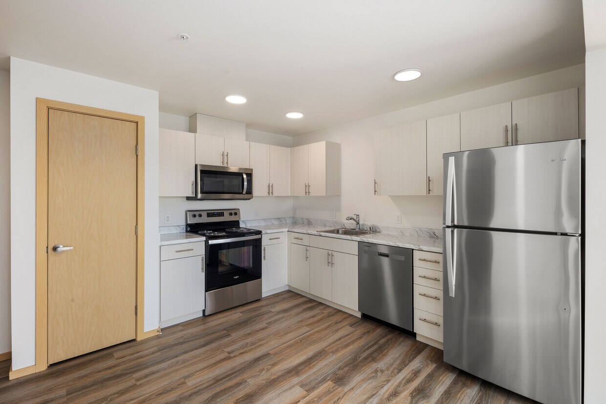 Foto principal - Ovation at Meeker 55+ Senior Apartments