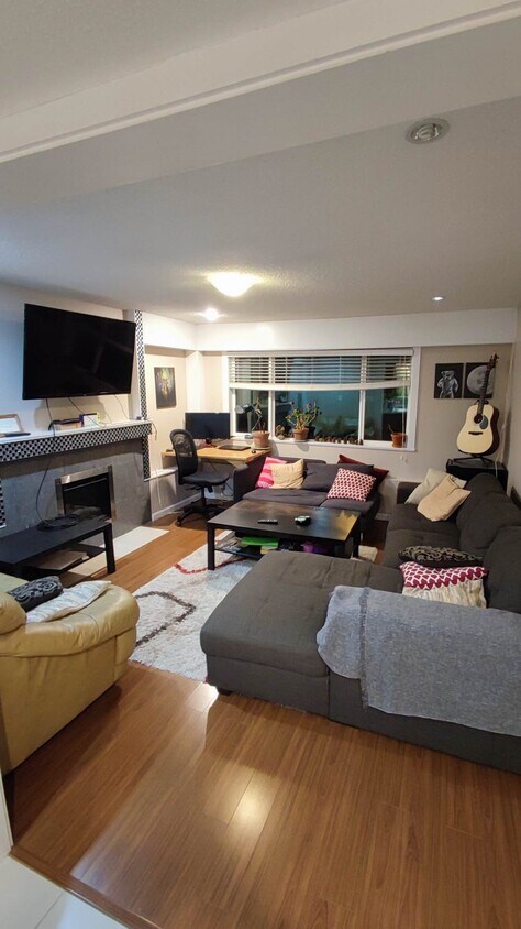 Photo du bâtiment - 3279 3rd Av W