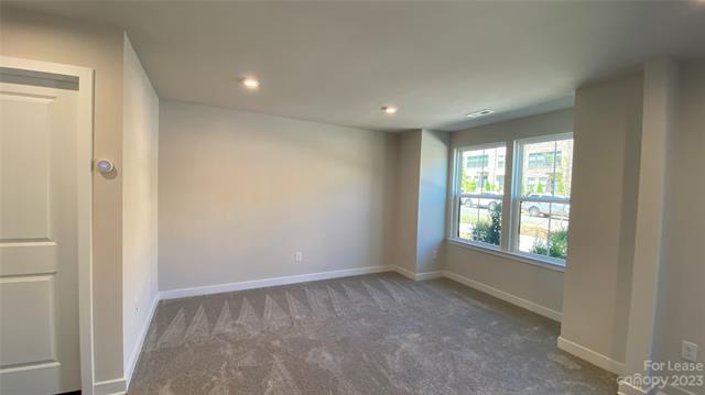 Foto del edificio - 633 Uwharrie River Rd