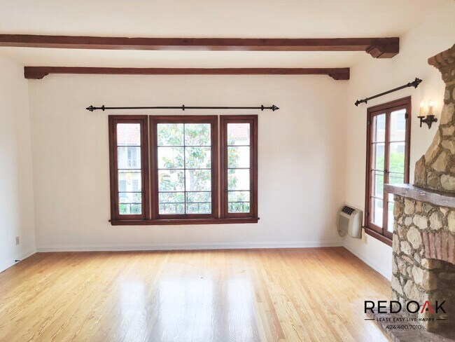 Foto del edificio - Rare One Bedroom In Mid-City. One Month Free!