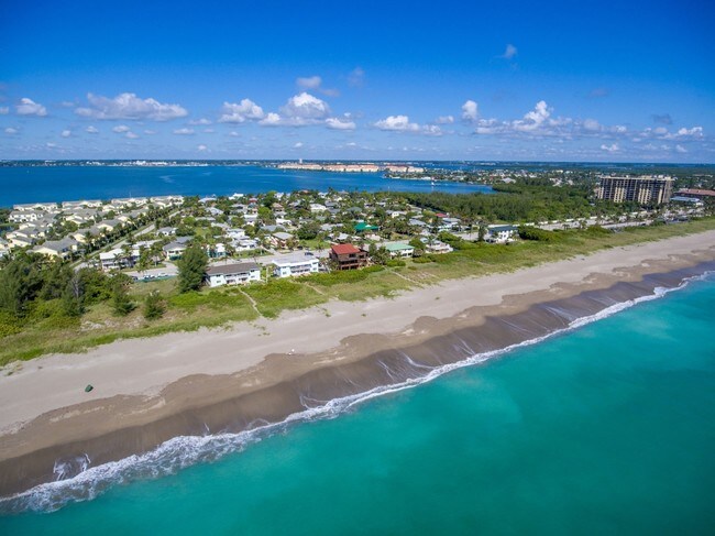 Aéreo - 1156 S Ocean Dr