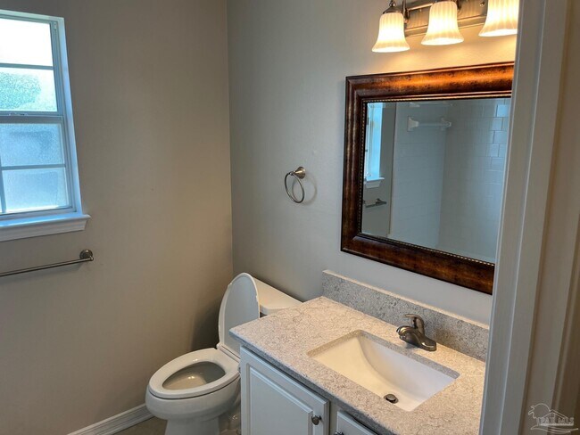 Foto del edificio - 6473 Sandkey Cove