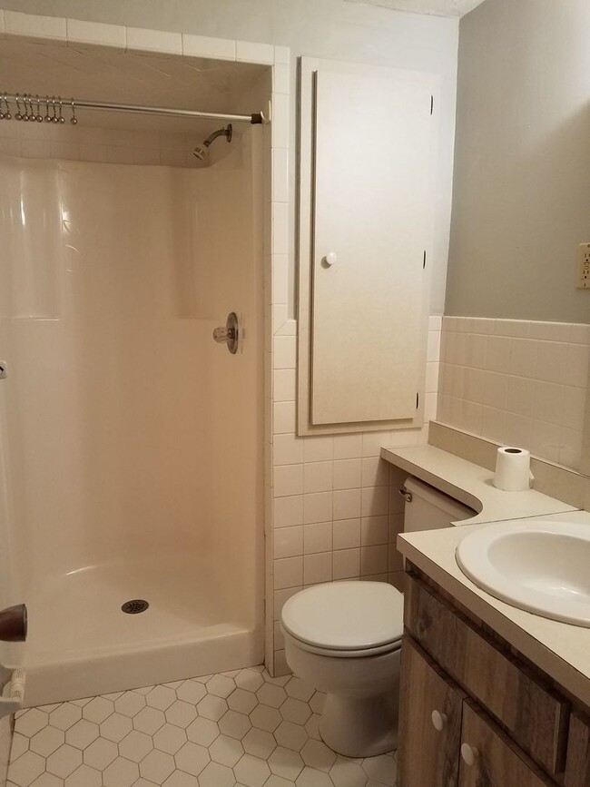 Building Photo - Waterfront 3 bedroom 2 bath in Beautiful B...