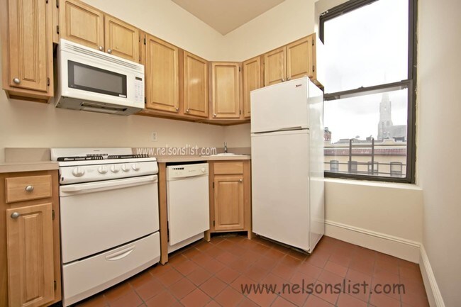 Building Photo - 92 7th Ave