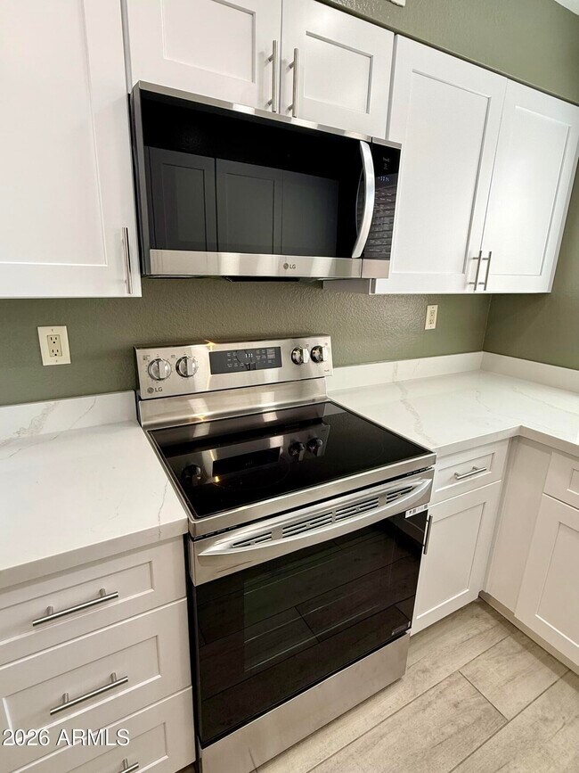 Foto del edificio - 1632 N El Camino