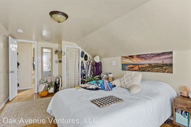 Building Photo - 6 br, 4.5 bath House - 1212 Oak Avenue