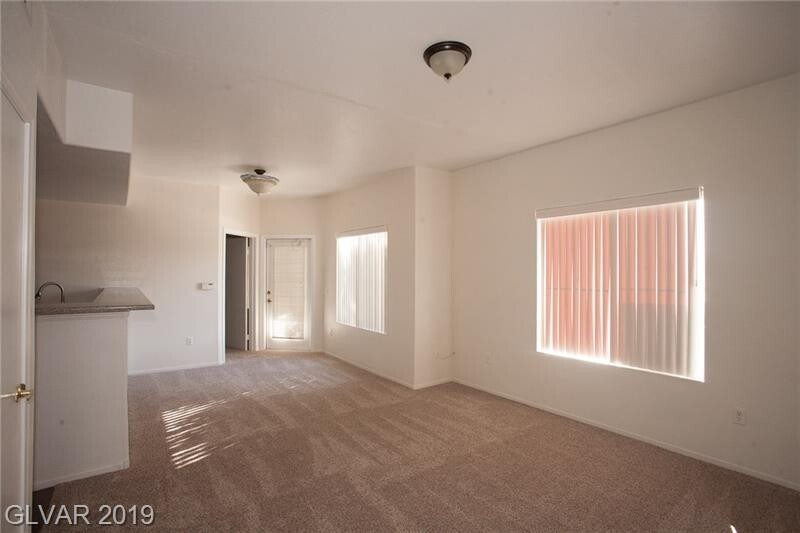 Foto principal - Unfurnished 2 Bd / 2 Ba Condo in a Beautif...