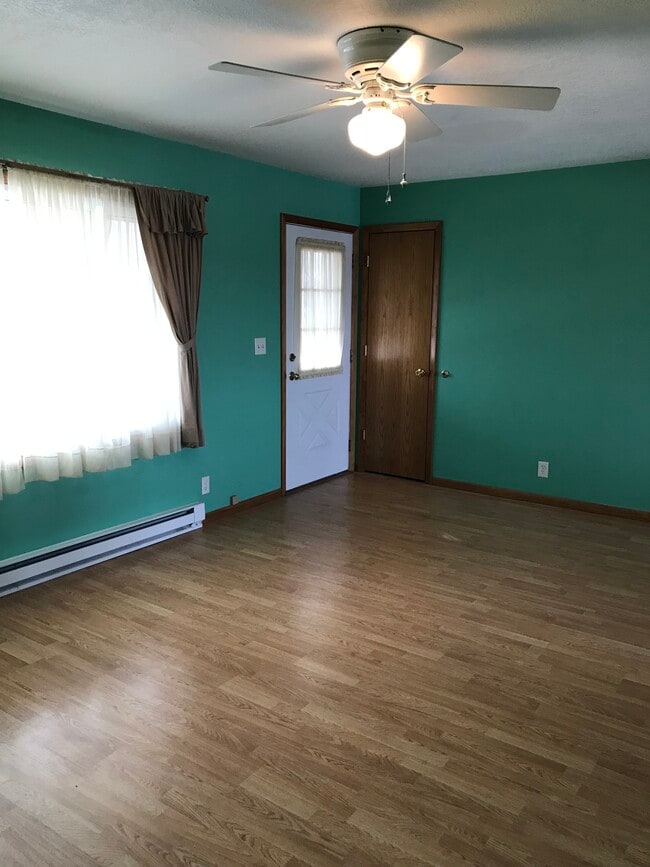 Foto del edificio - 4610 S County Line Rd W