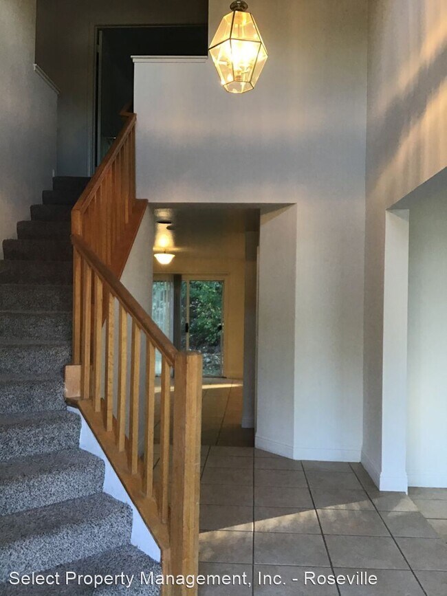 Foto del edificio - 5 br, 2.5 bath House - 3741 Aurora Loop