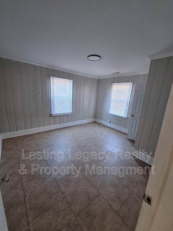 Foto del edificio - 4221 Glenn Hi Rd