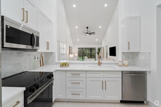 Building Photo - 441 Ashwood Pl
