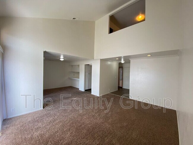 Building Photo - 4805 W Iris Ave