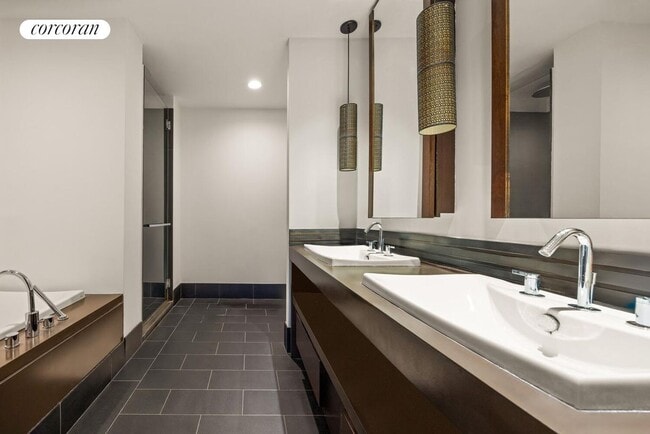 Building Photo - 40 Broad St