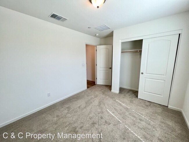Foto del edificio - 3 br, 2 bath House - 6880 E Dwight Way