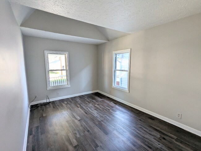 Foto del edificio - 524 Brentwood Ave