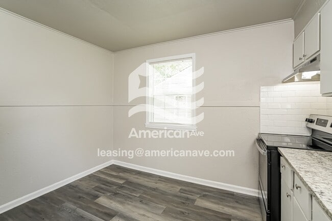 Foto del edificio - 1631 N Columbia Pl