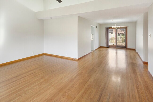 Foto del edificio - 530 Westview Dr