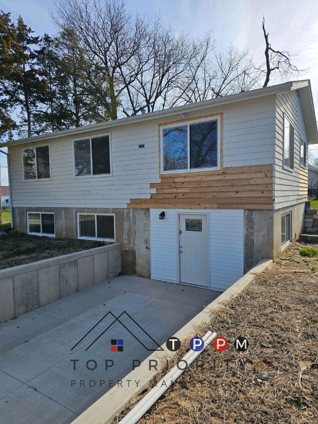 Primary Photo - 3 Bedroom | 1.5 Bathroom Single Family Hom...