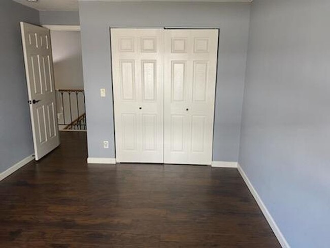 Building Photo - Updated 2BD 1.5BA townhouse in Heart of Be...