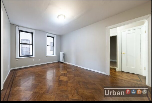 Building Photo - 226 E 95th St