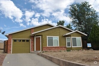 Building Photo - 4224 Applewood Dr