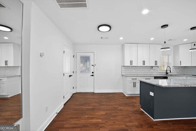 Foto del edificio - 3769 Adkins Rd NW