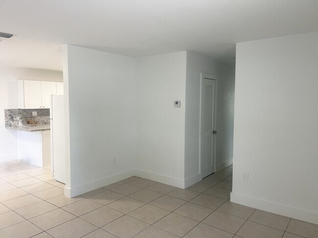 Foto del edificio - 1244 NW 32nd Pl