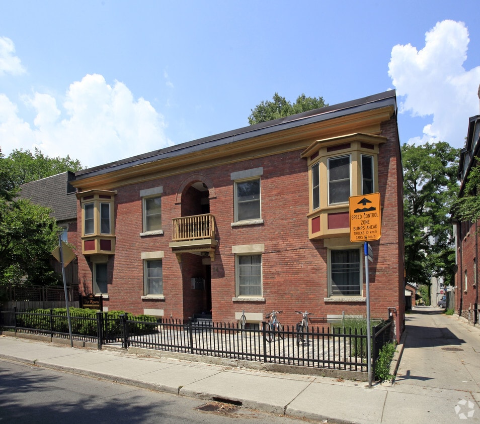 Primary Photo - 34 Winchester St