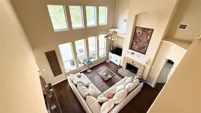 Foto del edificio - 519 Summertree Dr