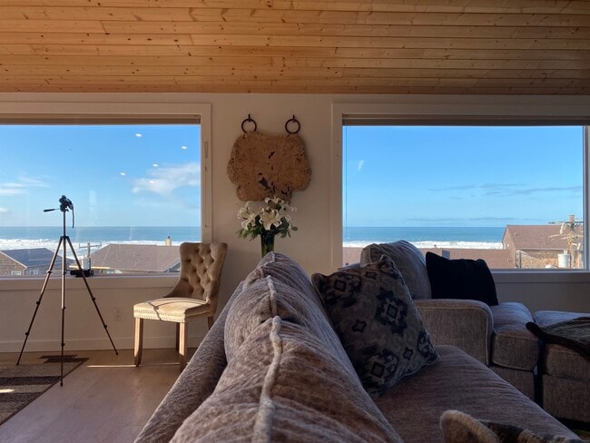 Building Photo - 1140 NW 12th St