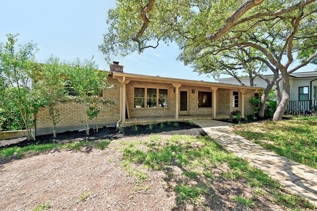 Building Photo - 4809 Crestway Dr