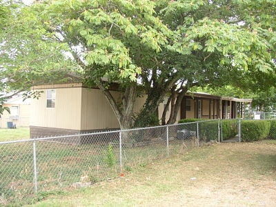 Building Photo - 202 Turnbo Dr