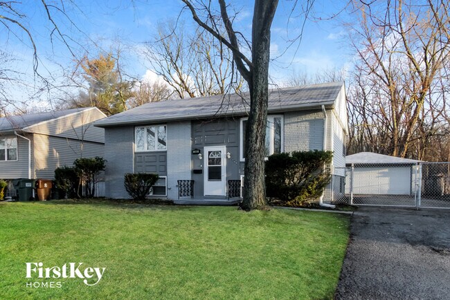 Building Photo - 349 E Maple Dr