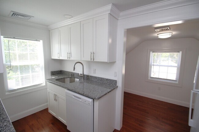 Foto del edificio - 96 Walnut Ln