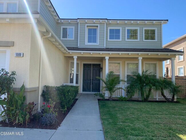 Foto del edificio - 1069 Poplar Ct