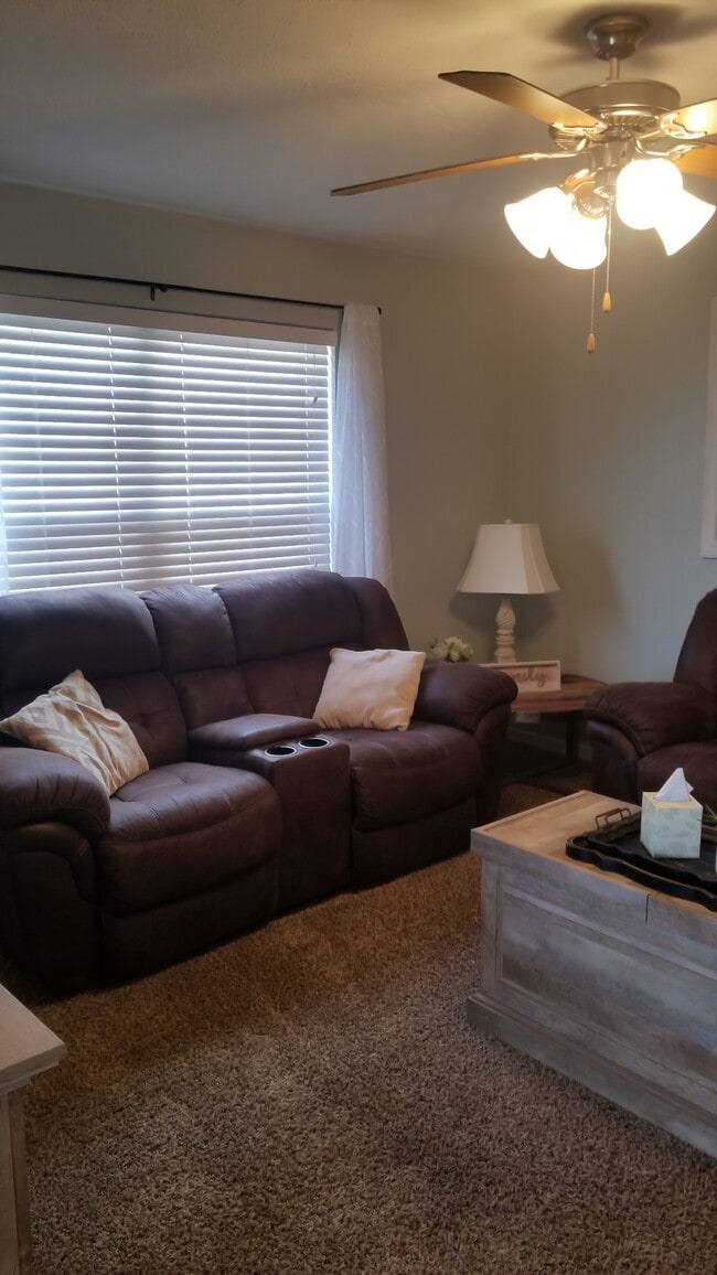 Living Room - 142 Vixen Cir