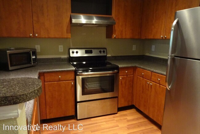 Building Photo - 1 br, 1 bath House - 304 E. South St. #6022