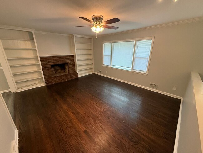Foto del edificio - 3 BR/2.5BA | Newly Renovated Single Family Home | Large Deck | Fenced backyard!