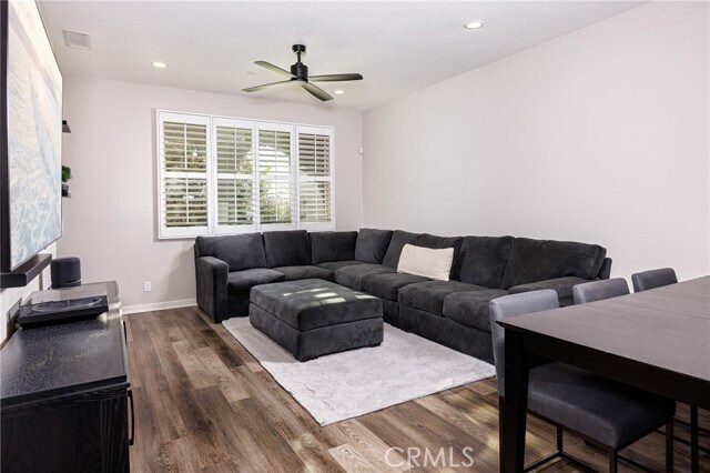 Foto del edificio - 21412 Dahlia Ct