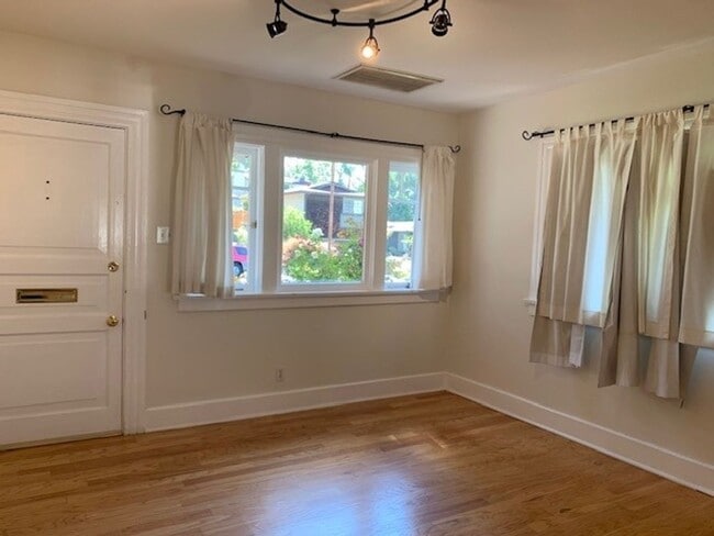 Building Photo - Charming 3 Bedroom Home in Monrovia