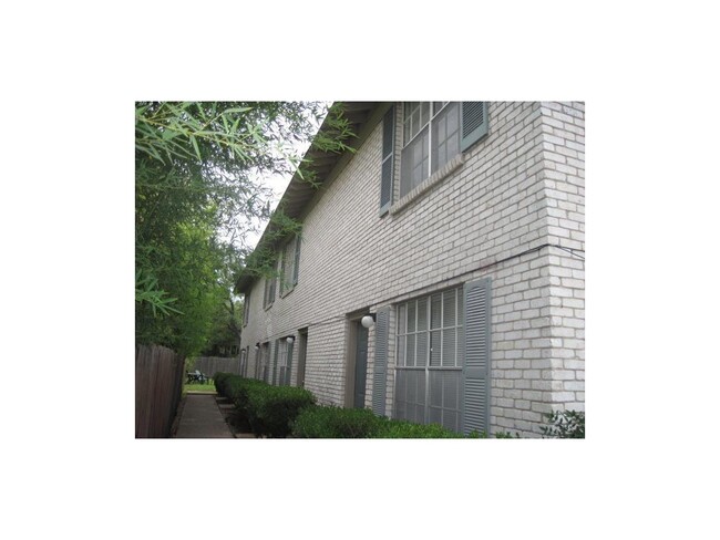 Building Photo - 410 Park Ln