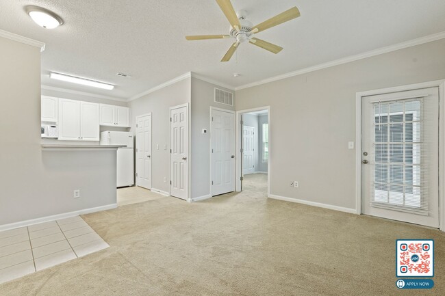 Foto del edificio - MOVE IN THIS YEAR - FREE MONTH'S RENT IN 1st 90 DAYS!