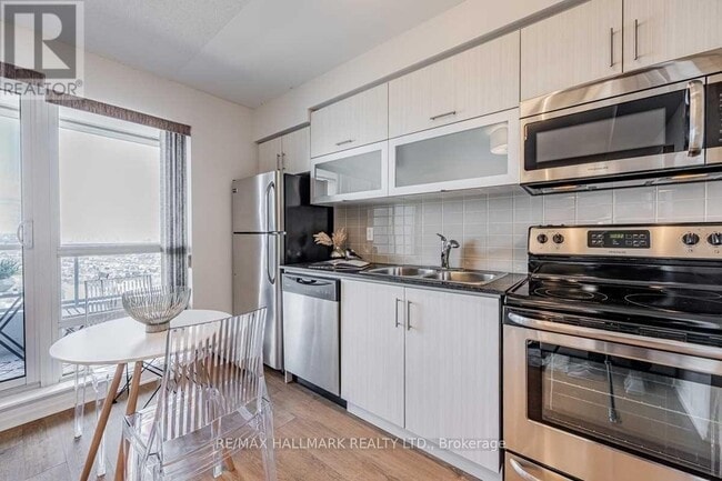 Photo du bâtiment - 2015 Sheppard Ave E