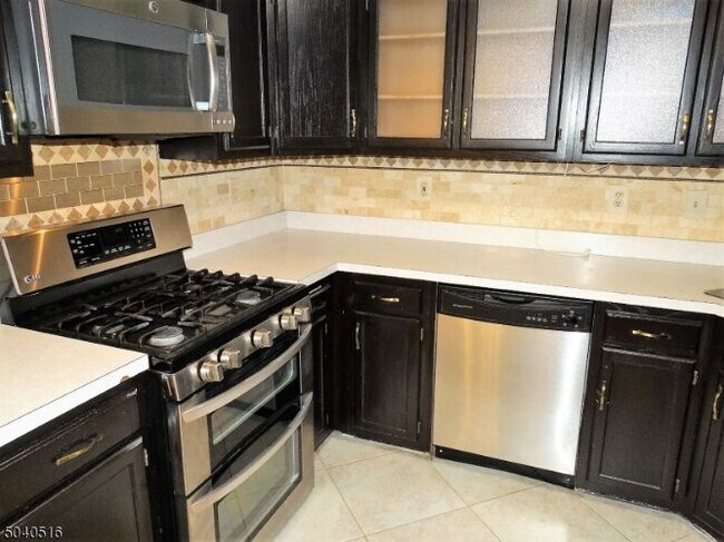 Foto del edificio - 928 Magnolia Ln